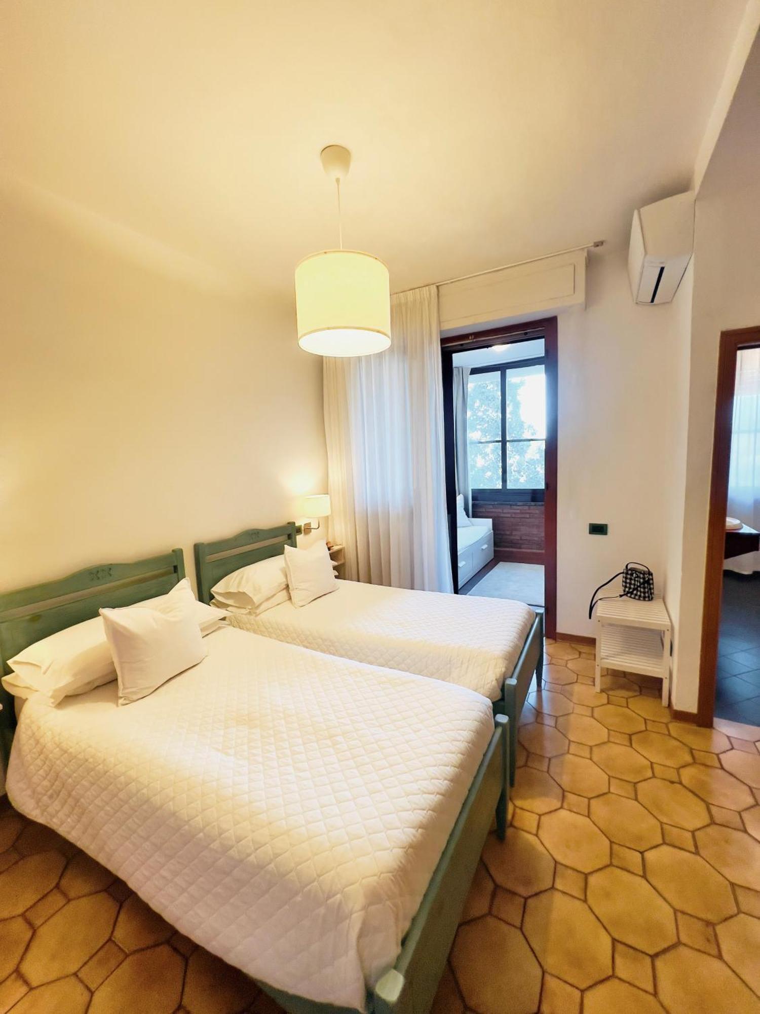 Lavinia Bed & Breakfast 3*